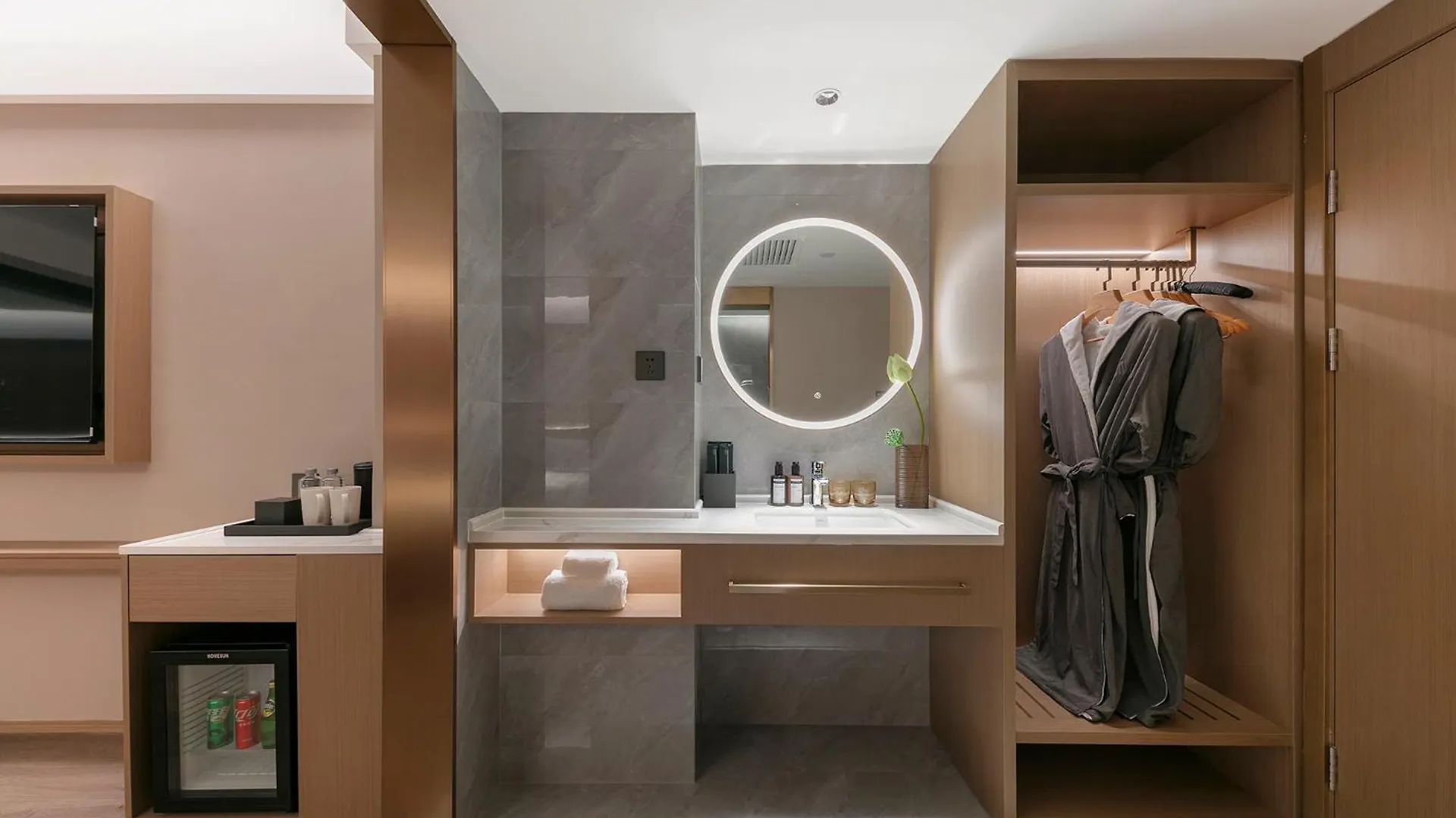 Madison Zhengzhou Cbd Hotel 4*,